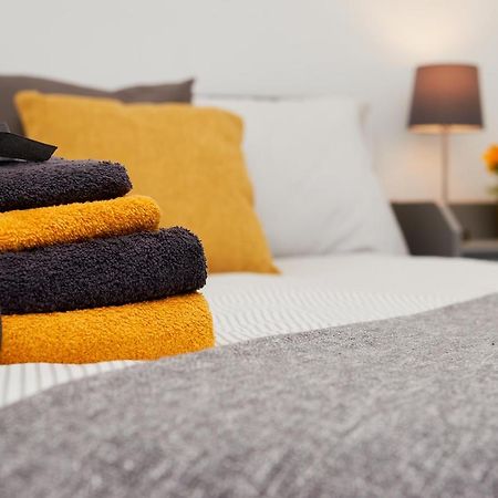 High Spec 2 Bed Apartment W/Parking Available Londres Extérieur photo