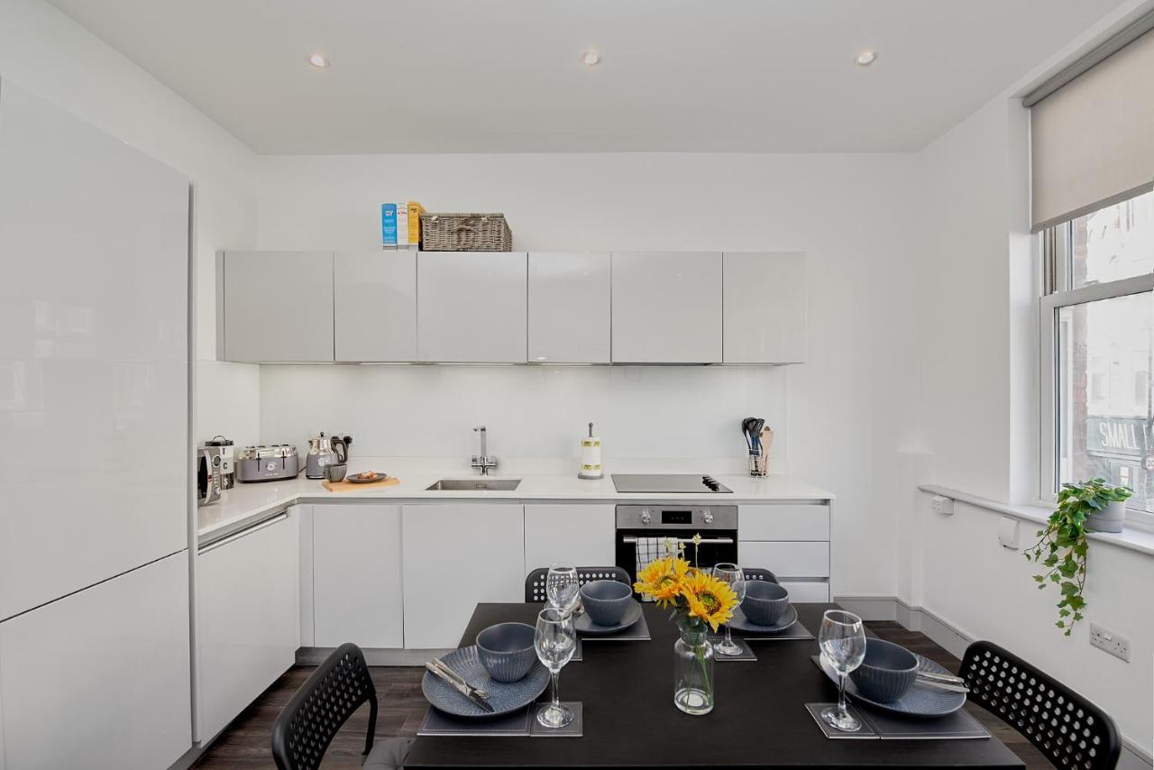 High Spec 2 Bed Apartment W/Parking Available Londres Extérieur photo
