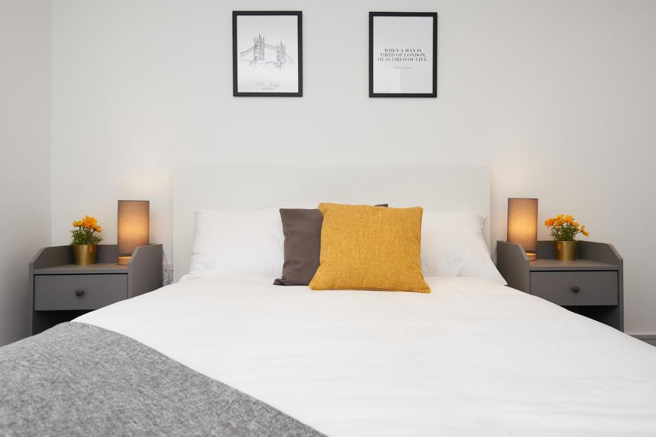 High Spec 2 Bed Apartment W/Parking Available Londres Extérieur photo
