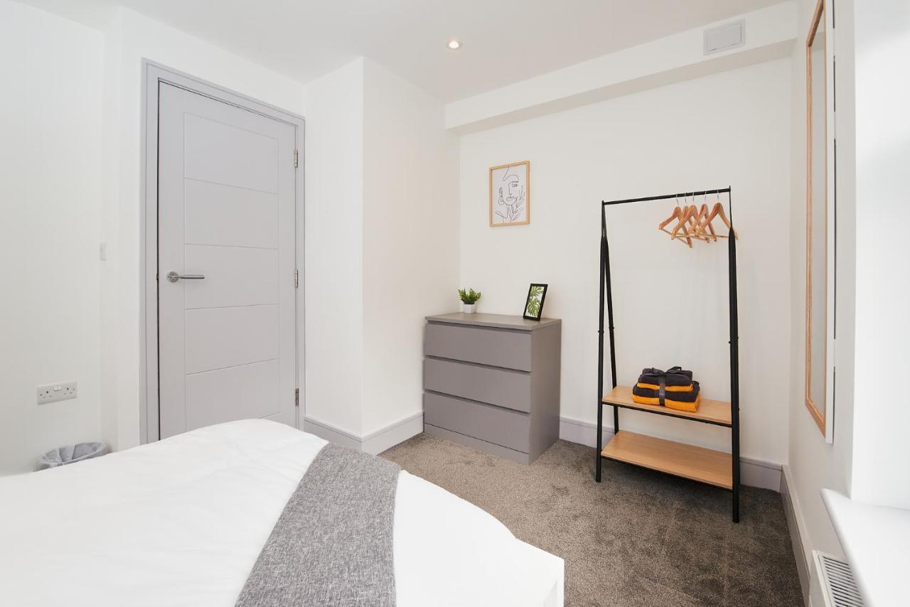 High Spec 2 Bed Apartment W/Parking Available Londres Extérieur photo